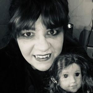 Meet your Posher, Crystal